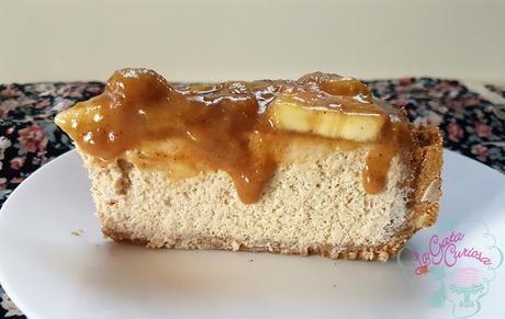 PASTEL DE QUESO Y PLATANOS AL ESTILO FOSTER