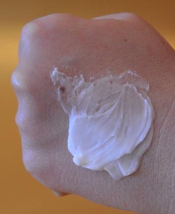 Rituales corporales relajantes de invierno con BIOTHERM y DERMACOL