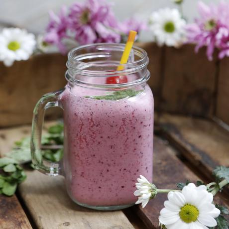 Cómo preparar smoothie de coco y frutos rojos