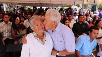 CONTRAEN MATRIMONIO 42 PAREJAS DE VALLE DE BRAVO