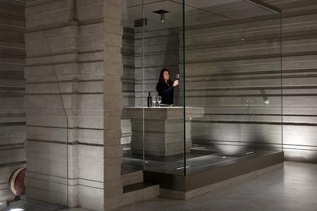 Masseto winery: el mejor Merlot italiano estrena su propio templo excavado en suelo toscano underground-tasting-room-MASSETOWINE1119