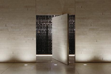 Masseto winery: el mejor Merlot italiano estrena su propio templo excavado en suelo toscano wine-cellar-MASSETOWINE1119 (1)