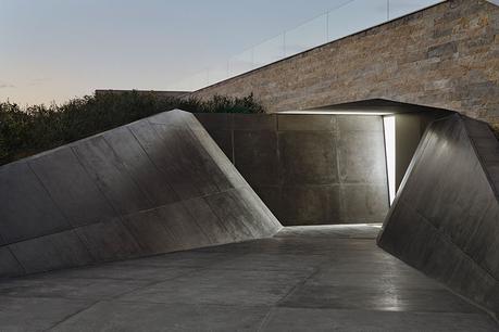 Masseto winery: el mejor Merlot italiano estrena su propio templo excavado en suelo toscano UN_MassetoD050919_800