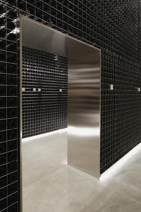 Masseto winery: el mejor Merlot italiano estrena su propio templo excavado en suelo toscano 07_masseto_zitomori