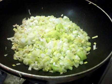 Cubos de tortilla con puerro, acelgas y alubias pintas – Cubi di frittata con bietole, porri e fagioli