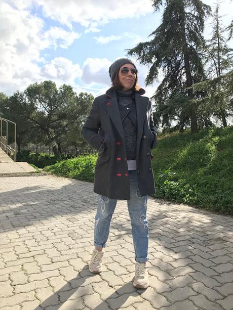 EASY SUNDAYS.- EASY SUNDAYS.-