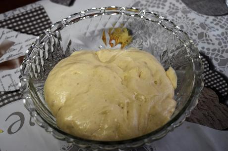 Bollos suizos aromatizados con naranja confitada