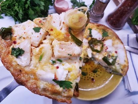 Frittata de bacalao y pimientos verdes