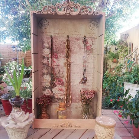 Reciclando una caja encontrada en la calle