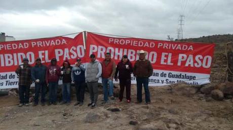 Comuneros pro fraccionamientos bloquearon acceso a la Cañada del Lobo