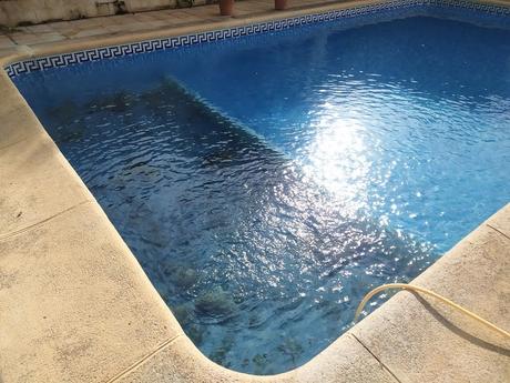 Llenado de la piscina natural de Dénia