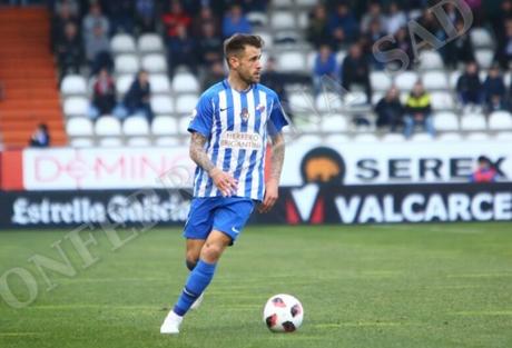 La Ponferradina cede a Jon García al Racing Club de Ferrol