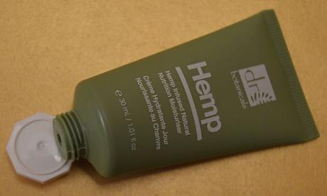 Crema Hidratante de Día “Hemp Infused Natural Nutrition Moisturizer” de DR. BOTANICALS