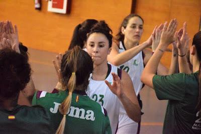 Galería de clics del Bàsquet Femení Sant Adrià-Unicaja (Liga Femenina 2)