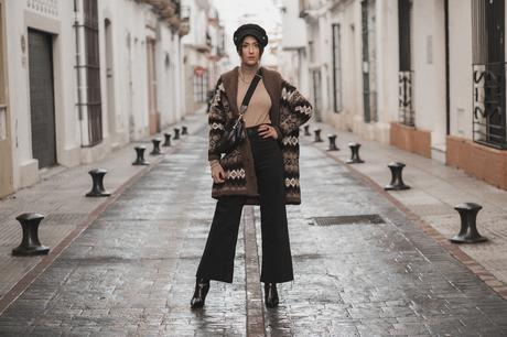 CARDIGAN JACGUARD - CÓMO COMBINAR BOTAS: GUÍA DE ESTILO