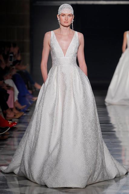 El Art Déco inspira la colección de novias 2020 de Rosa Clará que se ha presentado en la Valmont Barcelona Bridal Fashion Week