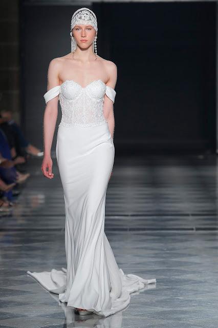 El Art Déco inspira la colección de novias 2020 de Rosa Clará que se ha presentado en la Valmont Barcelona Bridal Fashion Week