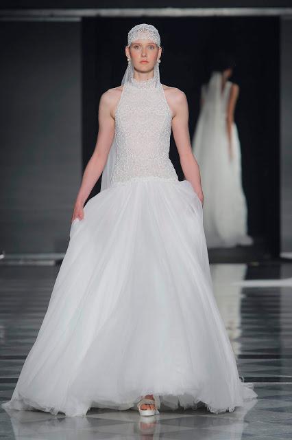 El Art Déco inspira la colección de novias 2020 de Rosa Clará que se ha presentado en la Valmont Barcelona Bridal Fashion Week