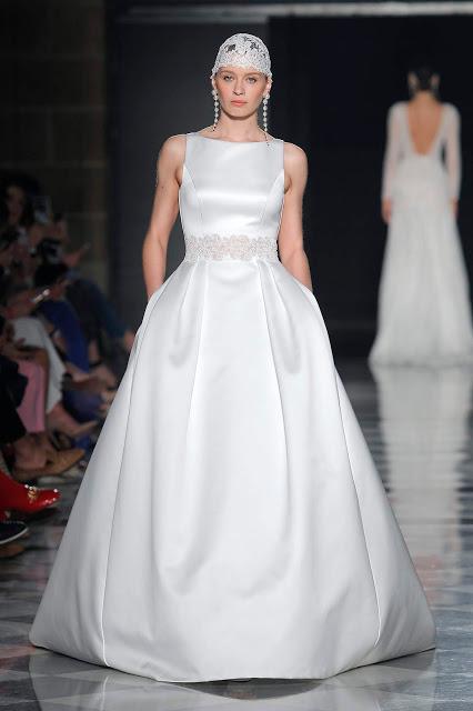 El Art Déco inspira la colección de novias 2020 de Rosa Clará que se ha presentado en la Valmont Barcelona Bridal Fashion Week