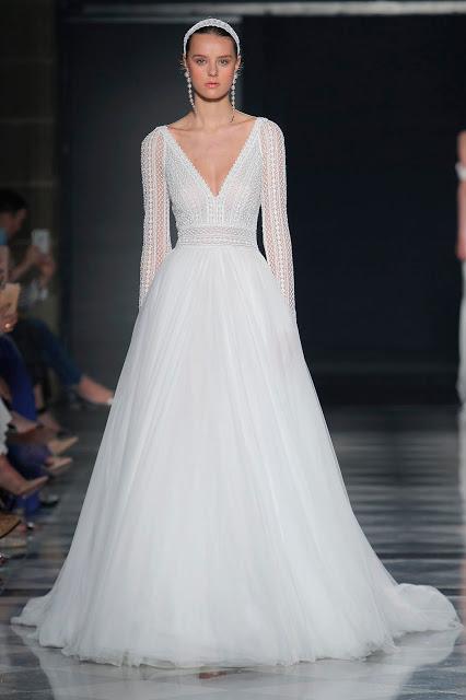 El Art Déco inspira la colección de novias 2020 de Rosa Clará que se ha presentado en la Valmont Barcelona Bridal Fashion Week
