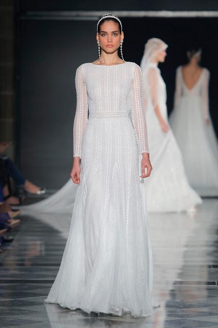El Art Déco inspira la colección de novias 2020 de Rosa Clará que se ha presentado en la Valmont Barcelona Bridal Fashion Week
