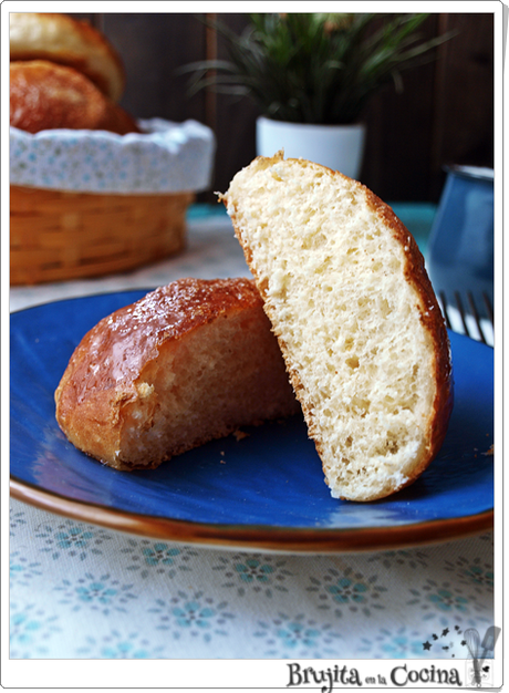 Bollos de leche condensada