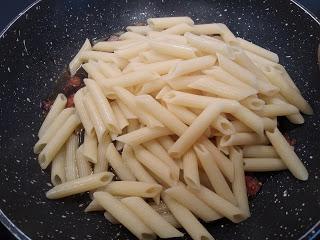 MACARRONES A LA CARBONARA (MACCHERONI ALLA CARBONARA)