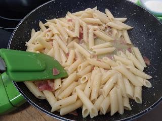 MACARRONES A LA CARBONARA (MACCHERONI ALLA CARBONARA)