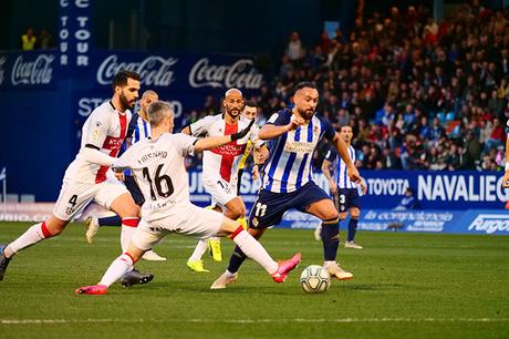 La Ponferradina endereza el rumbo y deja en casa tres merecidos puntos (3-1)