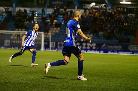 La Ponferradina endereza el rumbo y deja en casa tres merecidos puntos (3-1)