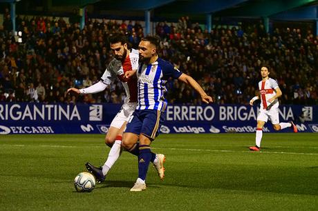 La Ponferradina endereza el rumbo y deja en casa tres merecidos puntos (3-1)