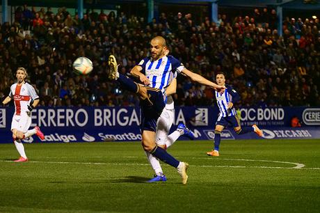 La Ponferradina endereza el rumbo y deja en casa tres merecidos puntos (3-1)