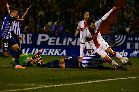 La Ponferradina endereza el rumbo y deja en casa tres merecidos puntos (3-1)
