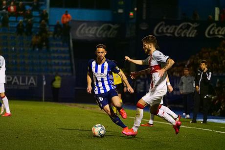La Ponferradina endereza el rumbo y deja en casa tres merecidos puntos (3-1)