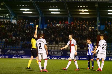 La Ponferradina endereza el rumbo y deja en casa tres merecidos puntos (3-1)