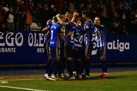 La Ponferradina endereza el rumbo y deja en casa tres merecidos puntos (3-1)