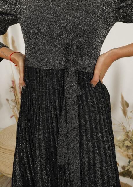 Falda Plisada Plateada Corta