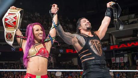 Roman Reings y Sasha Banks  protagonizan  Pizza Hut