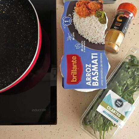 Receta de arroz basmati al curry con pollo y verduritas