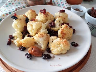 Coliflor al horno con pasas y cominos