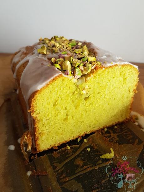 BIZCOCHO DE AGUACATE CON GLASEADO DE LIMÓN BIZCOCHO DE AGUACATE CON GLASEADO DE LIMÓN