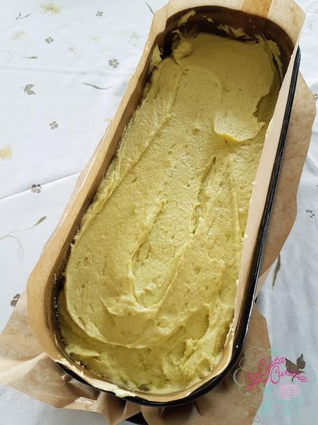 BIZCOCHO DE AGUACATE CON GLASEADO DE LIMÓN BIZCOCHO DE AGUACATE CON GLASEADO DE LIMÓN