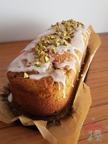 BIZCOCHO DE AGUACATE CON GLASEADO DE LIMÓN BIZCOCHO DE AGUACATE CON GLASEADO DE LIMÓN