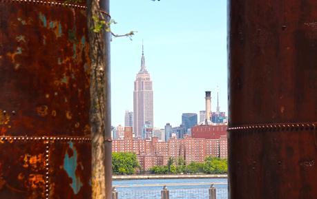 Dominó Park: el nuevo parque de Brooklyn que hay que conocer Old sugar refinery converted to park in NYC