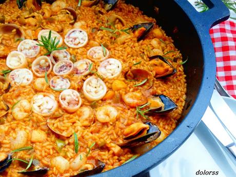 Arroz con calmares en aceite