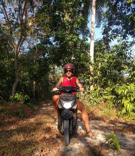 3 días de turismo en las islas de Karimunjawa Moto de turismo en las islas de Karimunjawa