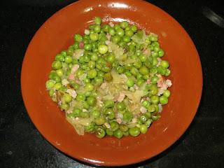 GUISANTES CON JAMÓN EN MAMBO