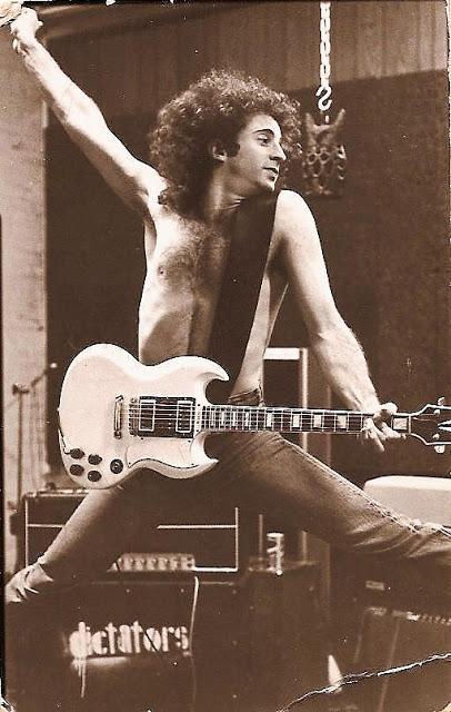 Efemérides del Rock y Heavy Metal: Qué pasó un 06 de Febrero Efemérides del Rock y Heavy Metal: Qué pasó un 06 de Febrero