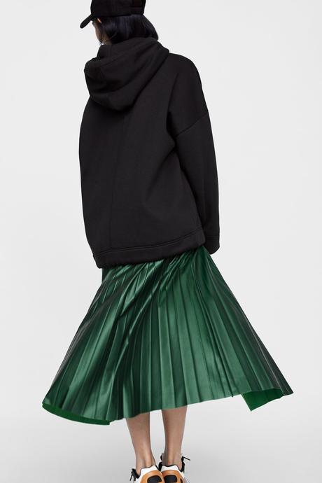Falda Plisada Zara Negra Cuero