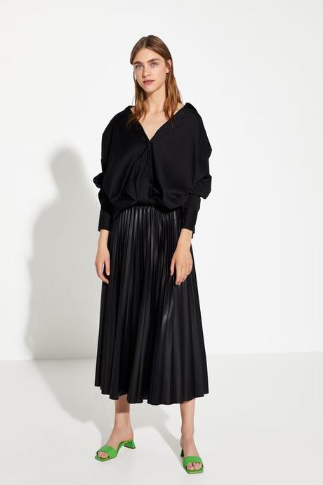 Falda Plisada Zara Negra Cuero